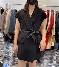 2021秋冬新款欧洲站坎肩腰带西装领宽松无袖羊毛马甲，女装西装，L·H·X