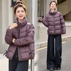 现货！2025年冬季保暖刺绣羽绒服女小个子贵夫人无帽立领加厚上衣，女装羽绒服，沐七七