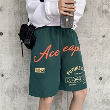 深绿色