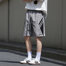 灰色