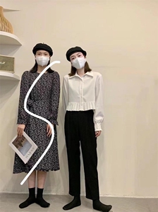 韩风戴帽羊绒大衣图片