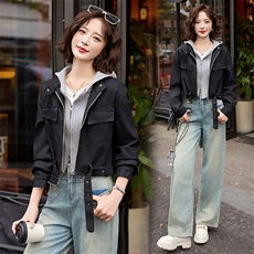 黑色