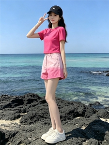 欧韩时尚潮流套装女夏新款玫红色圆领短袖上衣粉色牛仔短裤两件套图片