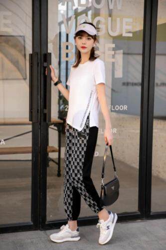 现货供应：休闲时尚套装M一XXL，女装套装/套裙，拉思维加丝