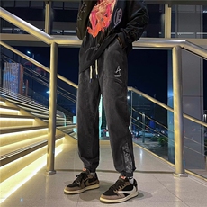 黑灰色