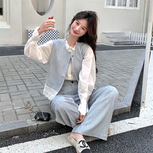 浅蓝色蕾丝拼接马甲阔腿裤套装女夏小香风甜美两件套独特绝美气质图片