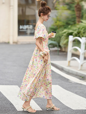 法式碎花纯棉连衣裙女2025夏新款方领气质甜美减龄泡泡袖收腰裙子，女装连衣裙，沁沁公主