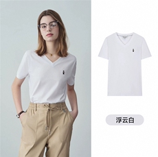 2025年秋季小熊女装夏季新款白色V领简洁短袖T恤时尚百搭，女装T恤，泰合衣坊
