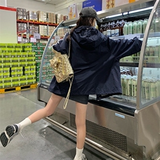 ~藏青色设计款蝴蝶结冲锋衣，女装短外套，2C283