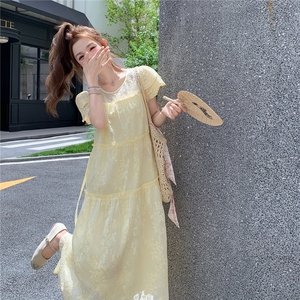 肌理感黄色收腰连衣裙女夏季2025新款绝美流行奶乎乎学院风长裙图片