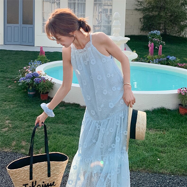 蓝色气质度假风挂脖连衣裙女夏新款高级感超仙浪漫刺绣显瘦A字裙,女装连衣裙,浙宝305