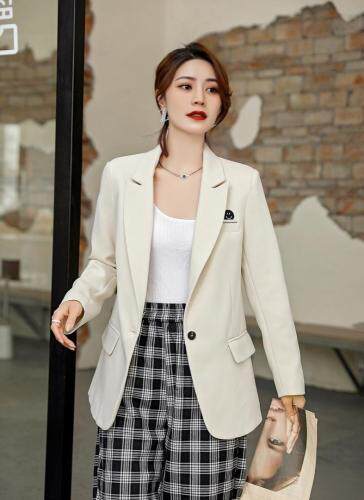 西服马甲补单中，新款系列夏季裙子陆续上市，女装马夹，香雪琳