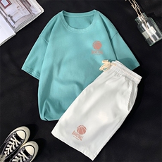 绿衣白裤
