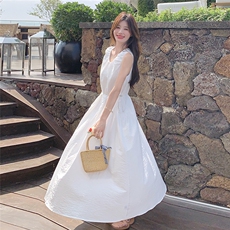 气质白色无袖背心连衣裙女夏2025新款收腰显瘦减龄超好看绝美长裙，女装连衣裙，2C129