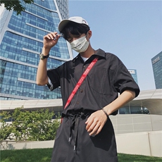 黑色