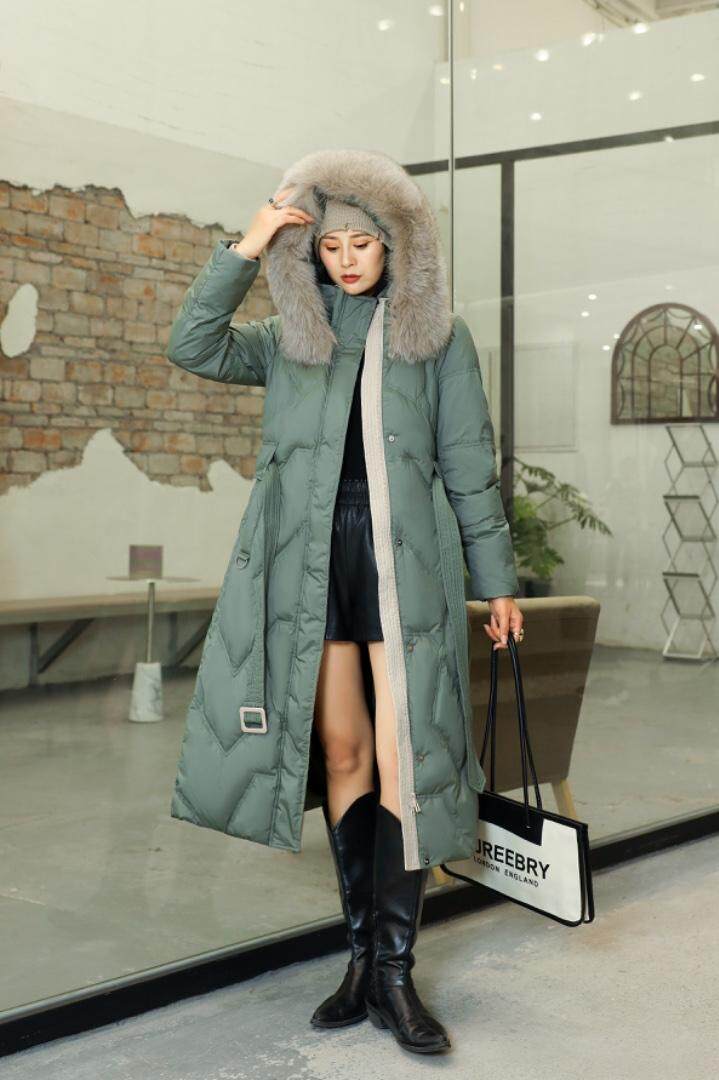 90白鸭绒狐狸毛领，两色四码，其它，伊艺不舍