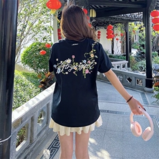 黑色