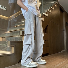 灰色