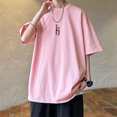 粉红色