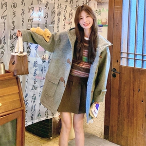 宽松连帽牛角扣毛呢外套（玩偶可拆卸）图片