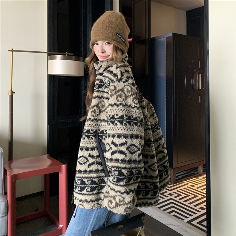 费尔岛风羊羔毛外套女2025冬季短款皮毛一体立领减龄显瘦毛绒外套,女装短外套,2C111