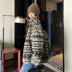 费尔岛风羊羔毛外套女2025冬季短款皮毛一体立领减龄显瘦毛绒外套，女装短外套，2C111