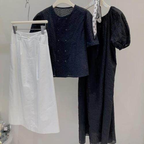 黑色系一组质感的代表，女装，molly fits