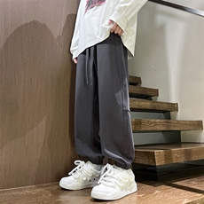 深灰色
