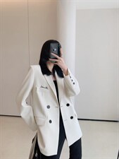 XZ22037翻袖前后印字母大版西装，女装西装，穿名堂(7F)