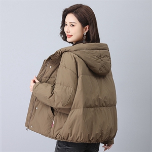 新款时尚女装羽绒服 宽松显瘦保暖外套 冬季必备单品图片