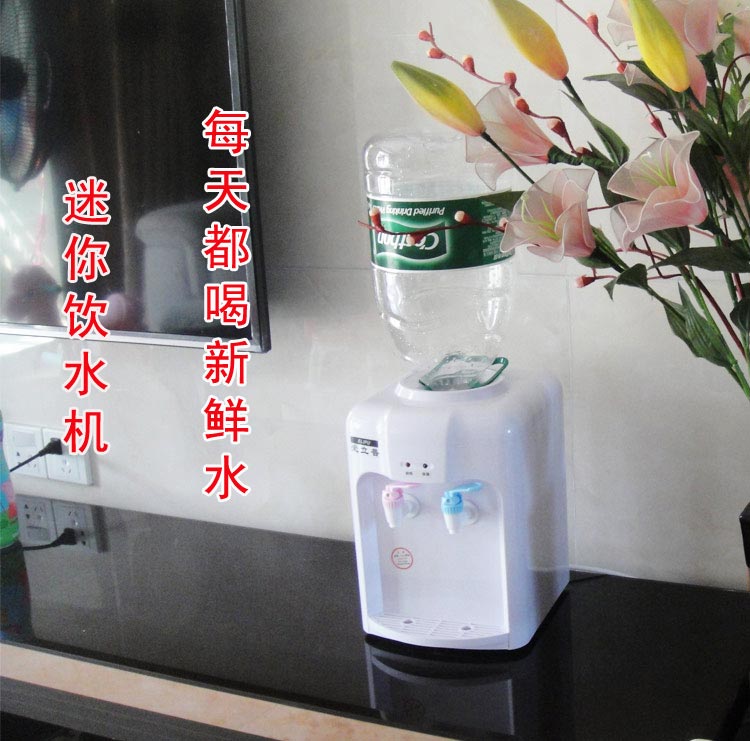 cây nước nóng lạnh toshiba Máy lọc nước mini để bàn nóng ấm nóng nhỏ nóng và lạnh máy tính để bàn tại nhà ký túc xá sinh viên Biaons 4L gửi xô máy lọc nước tân á đại thành