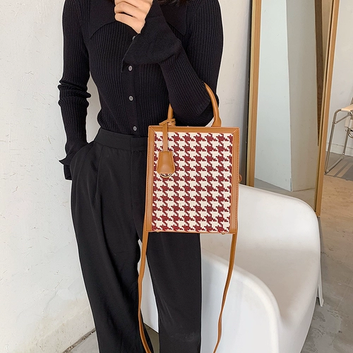 Ретро вместительная и большая летняя сумка на одно плечо