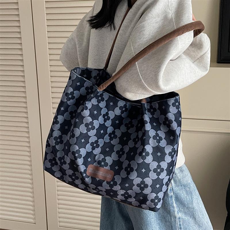 Japanese Genuine Flower Canvas Bag Female Student Class Commuter Bag Niche Casual Versatile Large Capacity Tote Bag