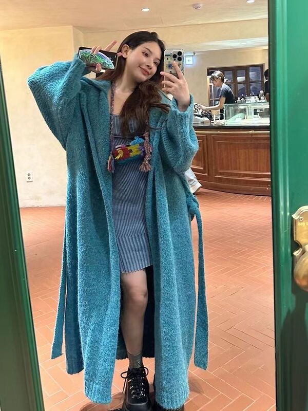 French-Style Lazy and Elegant Long Knitted Cardigan with a Turn-Down Collar for Women, New Autumn and Winter Loose-Fitting Slimming Robe Sweater Coat