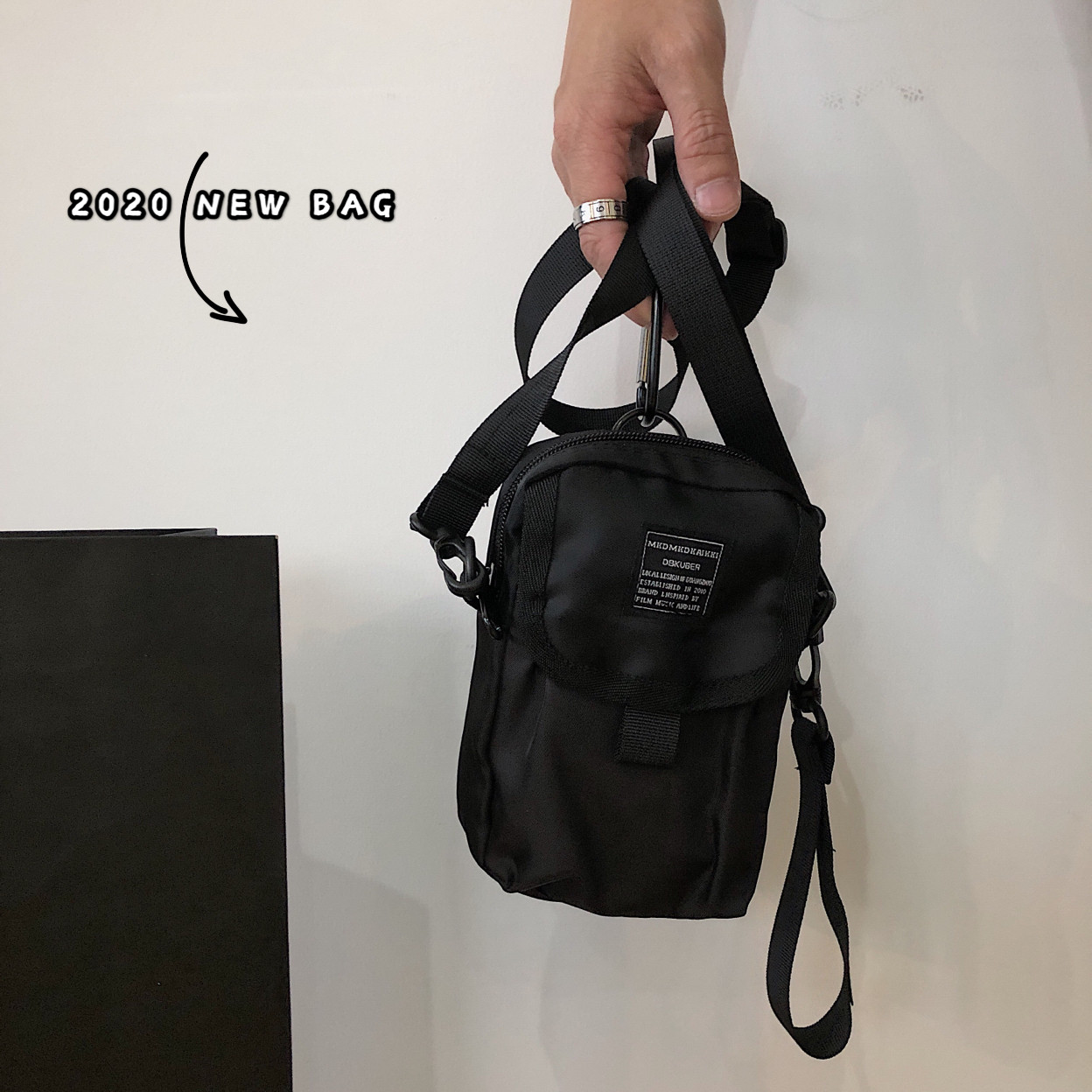 斜挎包情侣单肩包男士运动工装背包机能风挎包-特P30