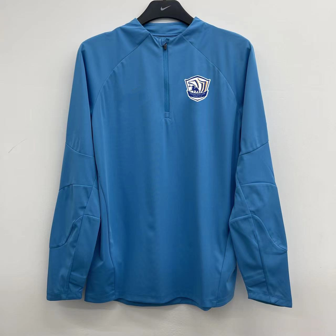 滄州ライオンズ シャークスキントレーニングスーツ 長袖 ハーフジップジャケット ブルー サッカーユニフォーム 2024 中国スーパーリーグ ジャージ