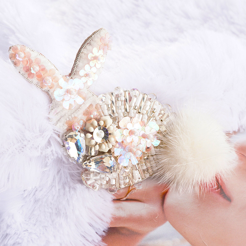 A Rabbit Brooch Material Bag Non-Finished Hand Stitched Bead Embroidered Manual Diy Delivery Tool Tutorial A Pack Of Care