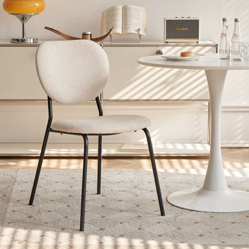 Скандинавский домашний обеденный стул, стул в кремовом стиле со спинкой, стул из ткани шерпа, дизайнерский железный стул для отдыха, стул для макияжа