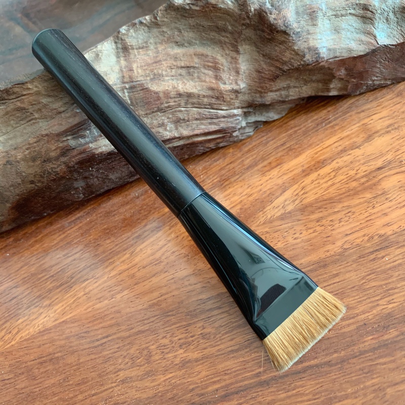 Muzilan Yellow Wolf Tail Snow Shovel Brush Foundation Brush Large Concealer Brush for Face Primer Brush Mask Brush Makeup Brush