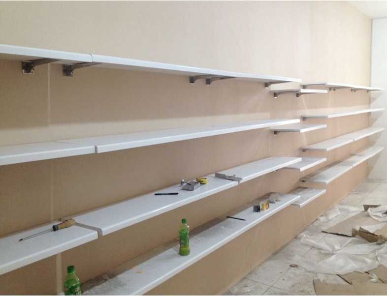 Cửa hàng giày trưng bày giá kệ nhiều lớp lưới màu đỏ dành cho người lớn giày trẻ em cửa hàng giá kệ trưng bày kệ giày giá giày giày - Kệ / Tủ trưng bày