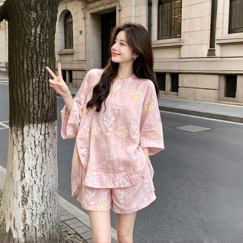 Soft Mist Pink New Chinese Style Jacquard Embroidery Blouse and Shorts Set for Women, Summer New Unique Design Two-Piece Set Soft Mist Pink New Chinese Style Jacquard Embroidery Blouse and Shorts Set for Women, Summer New Unique Design Two-Piece Set
