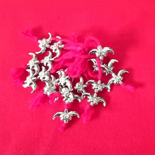 Буддийские бусинки поставляются с миао -хриплом лаос