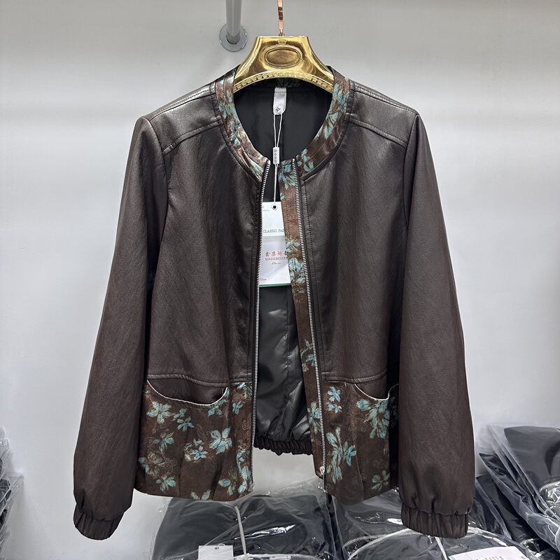 2621 Authentic New Autumn Women's Fashion Color-Block Plus Size Mom's Leather Jacket Short Coat Women 21 2621 Authentic New Autumn Women's Fashion Color-Block Plus Size Mom's Leather Jacket Short Coat Women 21
