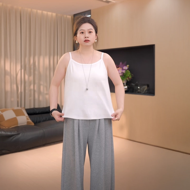 Plus-Size Women's Clothing with Side Breast Coverage, Solid Color Versatile Camisole for Spring and Summer, Slimming Inner Tank Top for Plus-Size Women