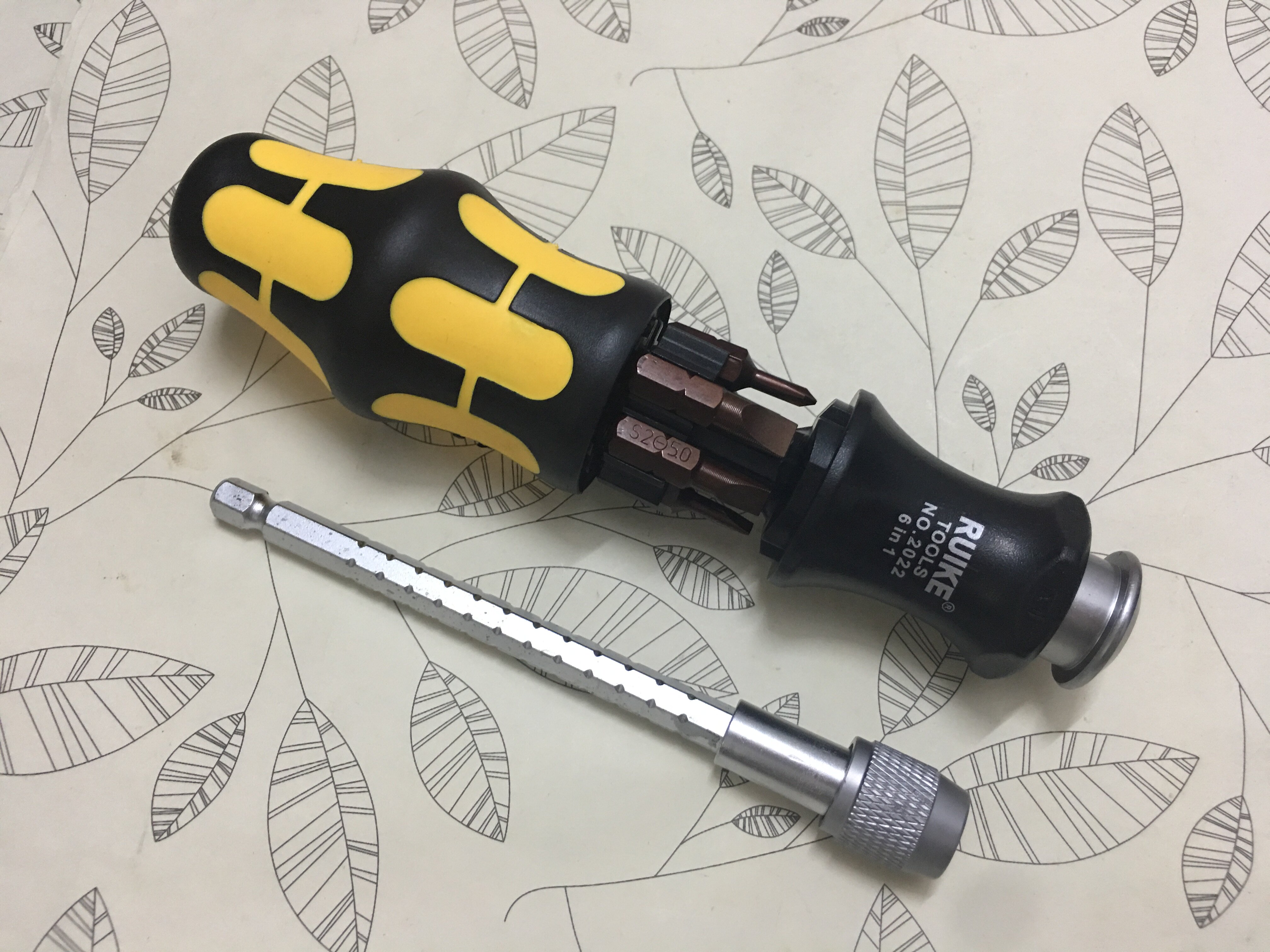 American ruike with containing multifunctional telescopic screw screwdriver screwdriver screwdriver screw driver