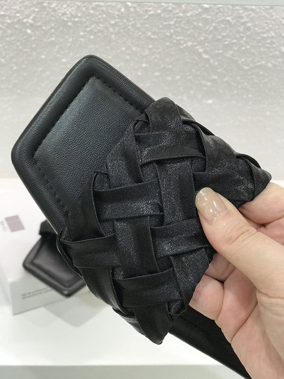 黑色绸缎编织平底一字拖鞋女外出穿夏季2025法式高级感配裙子凉拖