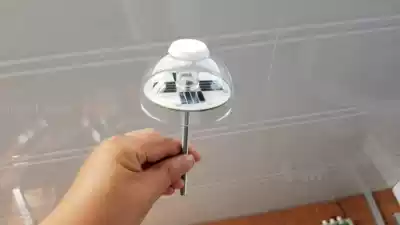 Sun tracking azimuth detection head sunlight azimuth detection four groups of 2v solar cells four quadrant detection head