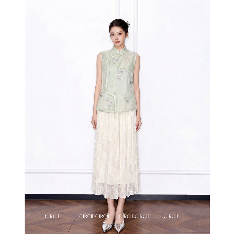 2026 Summer New Chinese Style Stand Collar Embroidered Vest for Women, Sleeveless with Button Closure, Elegant and High-End Versatile National Style Vest