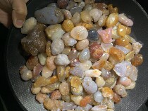 One kilogram of sugar heart agate