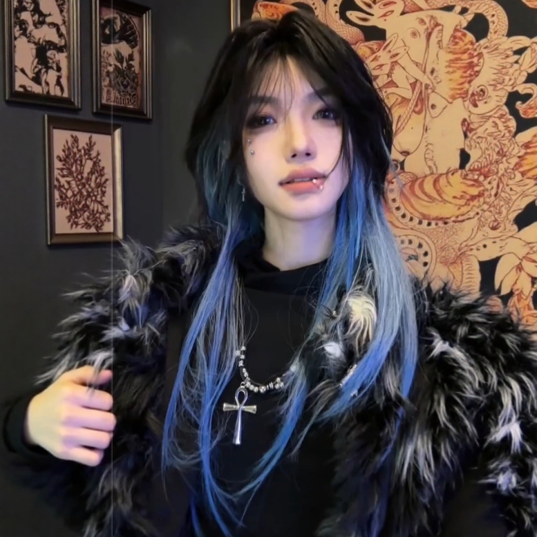 【Star Blue】Women's Wig, Spring Style, Fashionable and Handsome, Black and Blue Highlights, Layered Mullet Cut, Long Straight Hair, Full Wig